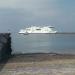 ferry devant la jetéé ouest